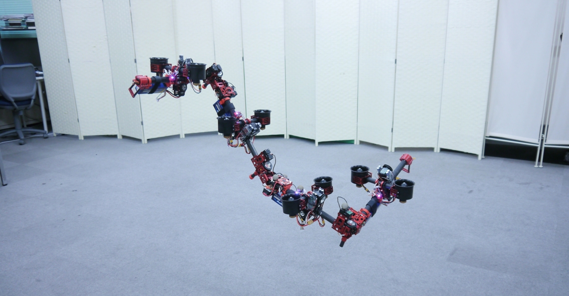 1530198935-transformerende-draak-dragon-drone-japan-tokyo-universiteit-2018.jpg