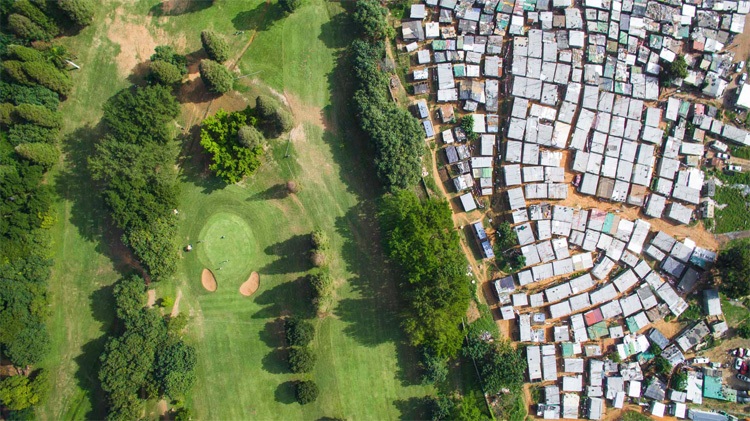 Dronefoto's tonen contrast in Zuid Afrika