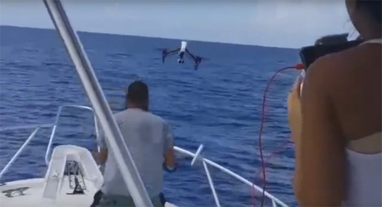 DJI Inspire 1 drone landing op een boot gaat fout