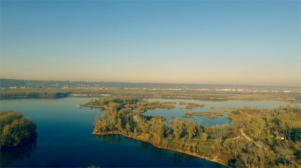 dji-inspire-1-drone-lyon-frankrijk-capitaine-citron-lac-des-eaux-bleues-2015