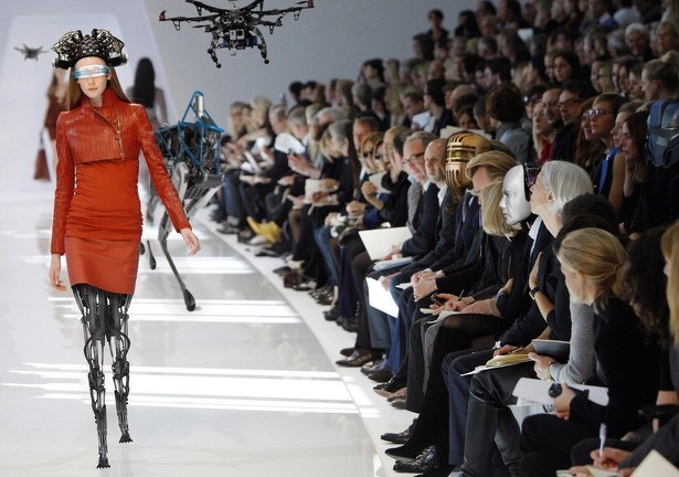 drones-catwalk-quadcopter-game-of-drones-betabrand-silicon-valley-fashion-week